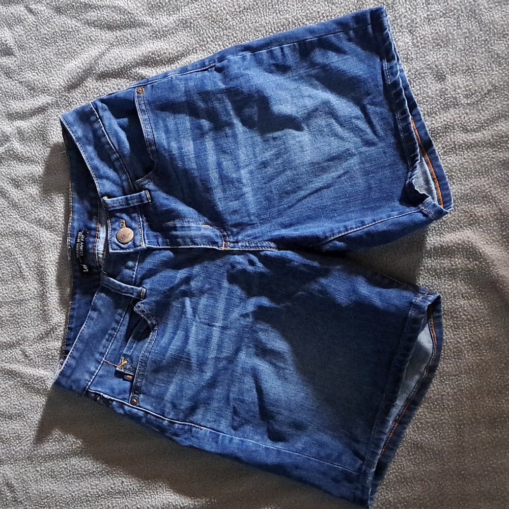 Lee Curvy Fit Modern Series Blue Denim Shorts - Lightly Used - Picture 1 of 4